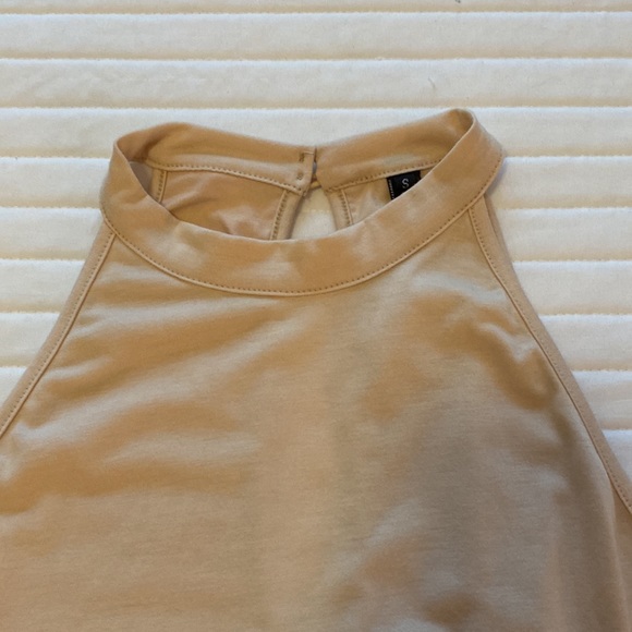 Beige Romper (w/ Pockets!) - Picture 5 of 8